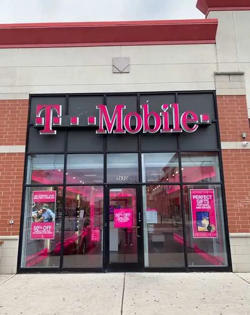 Exterior photo of T-Mobile store at Roosevelt Rd & Central Ave, Chicago, IL