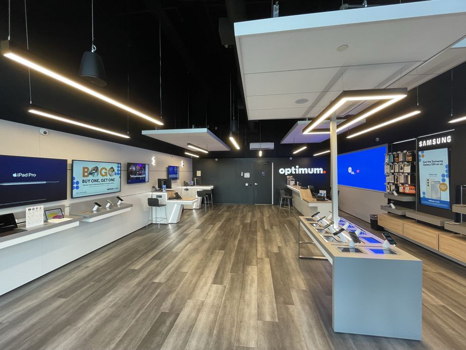 Pelham Manor 8615 Inside Store.jpg