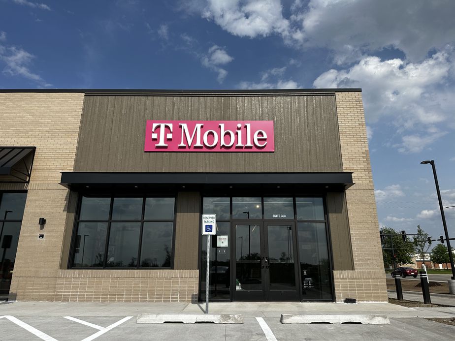 Exterior photo of T-Mobile Store at Edgewood Rd & Town Centre Way, Cedar Rapids, IA