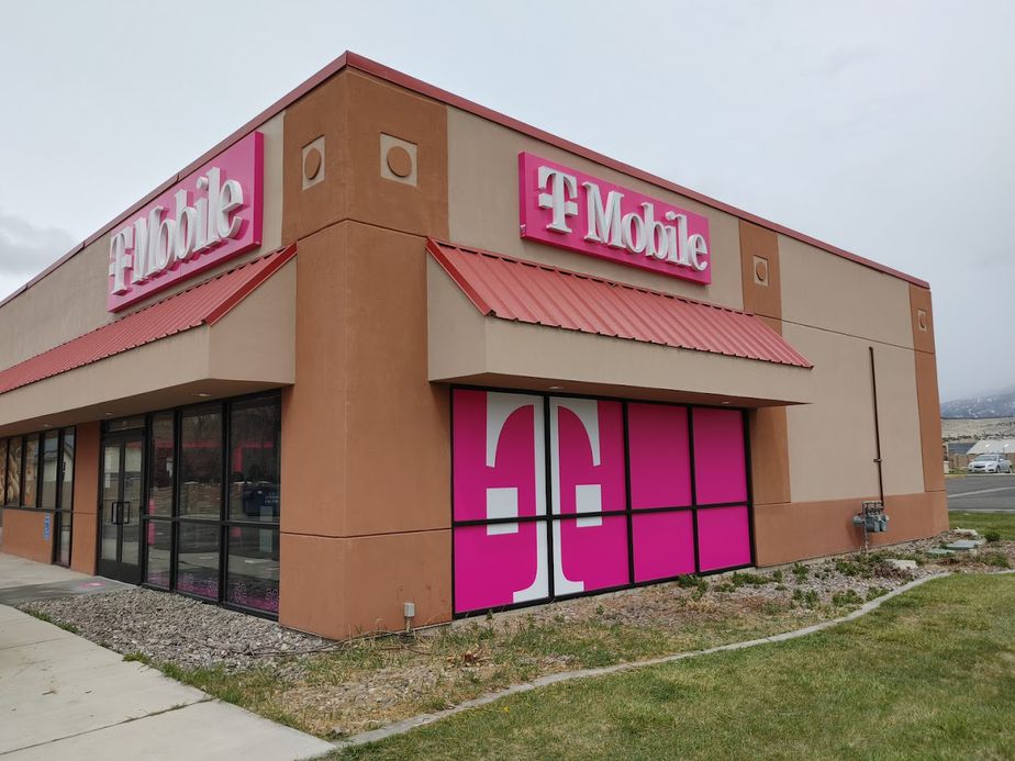 Exterior photo of T-Mobile Store at N Main St & E 450 N, Ephraim, UT
