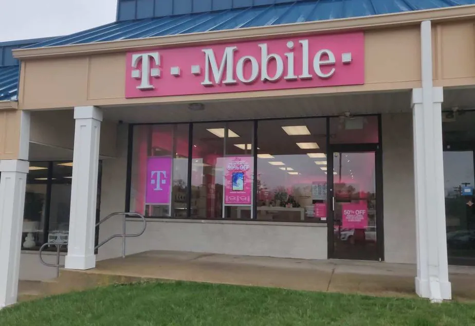Exterior photo of T-Mobile store at West Bay Ave & Gunning River Rd, Barnegat, NJ