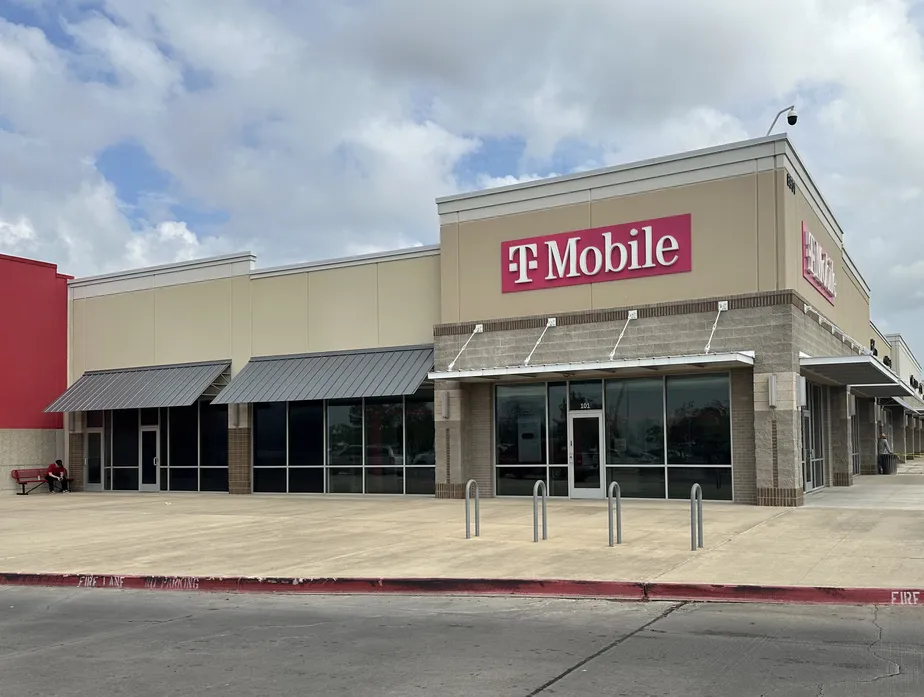 T-Mobile Presidio Towne Crossing