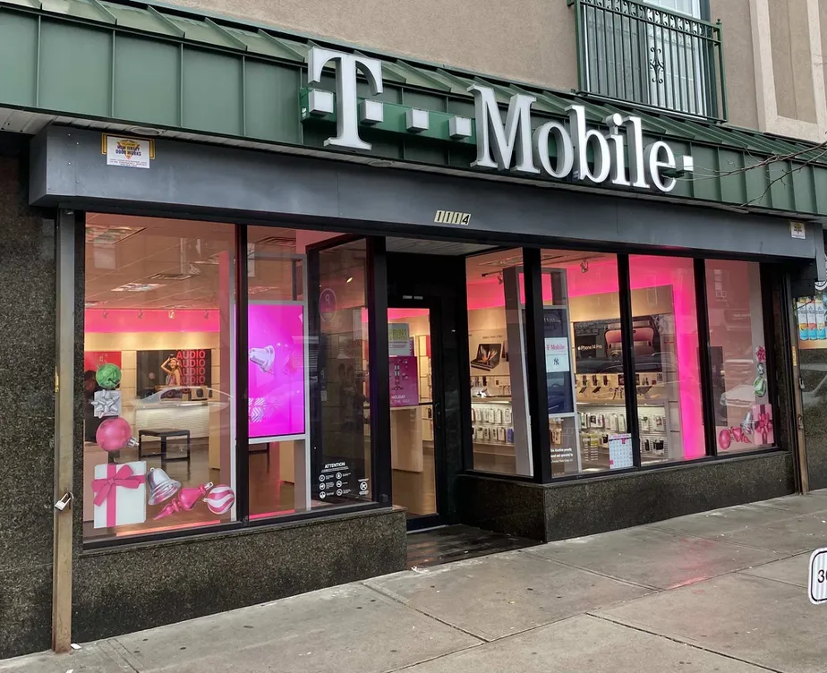  Exterior photo of T-Mobile Store at Elizabeth Ave & Bridge St, Elizabeth, NJ 