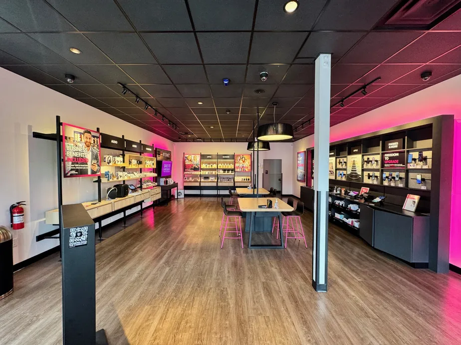  Interior photo of T-Mobile Store at Bryant & 16th, San Francisco, CA 
