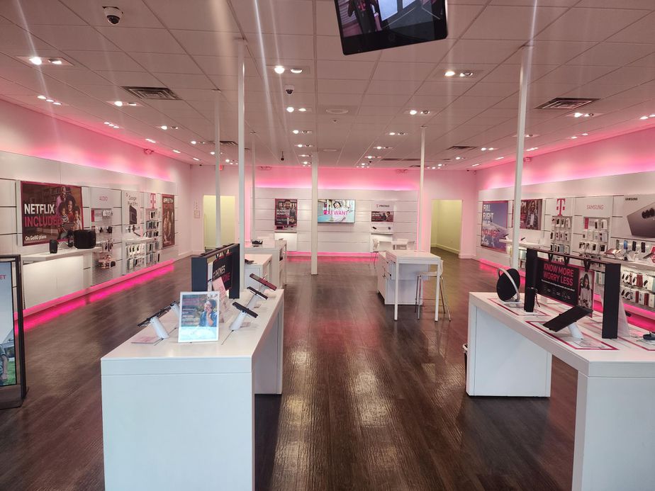 Interior photo of T-Mobile Store at Greenfield & 10 Mile Rd, Oak Park, MI