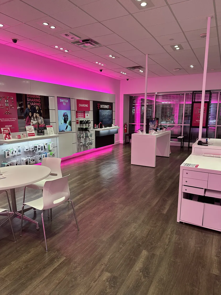  Interior photo of T-Mobile Store at Northern Blvd & Parsons Blvd, Flushing, NY 