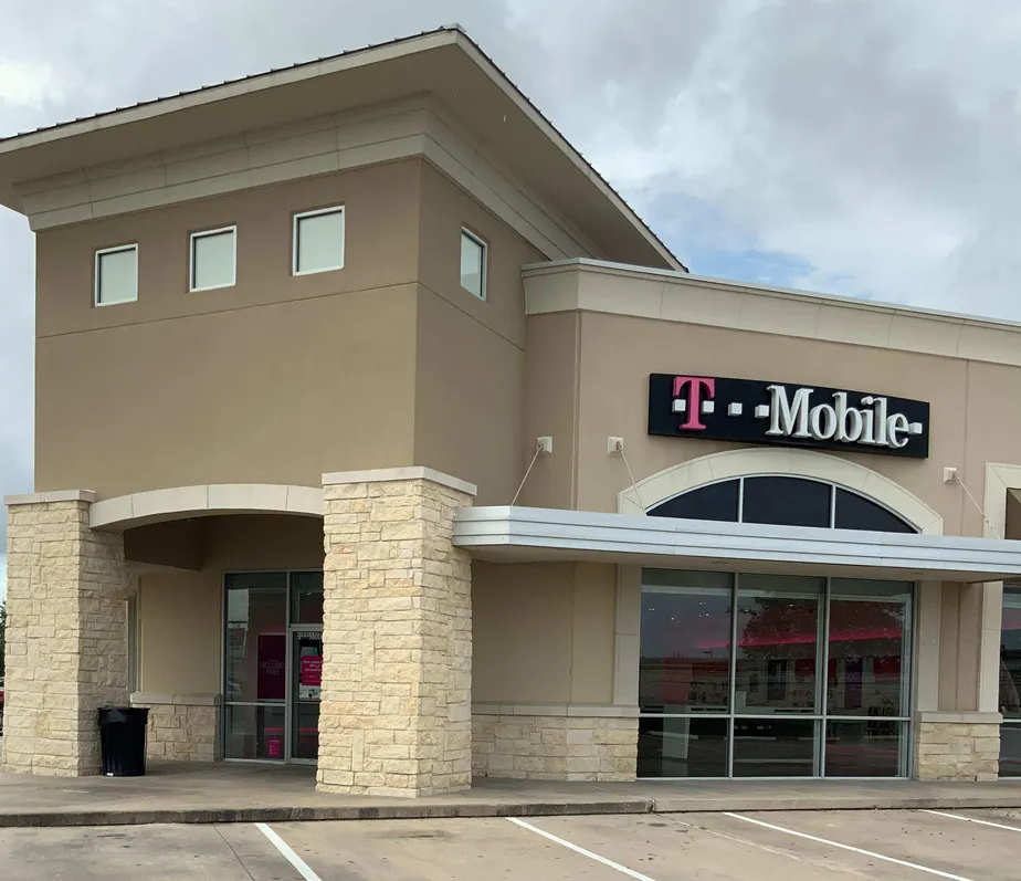 Exterior photo of T-Mobile store at 59 & Reading Rd, Rosenberg, TX