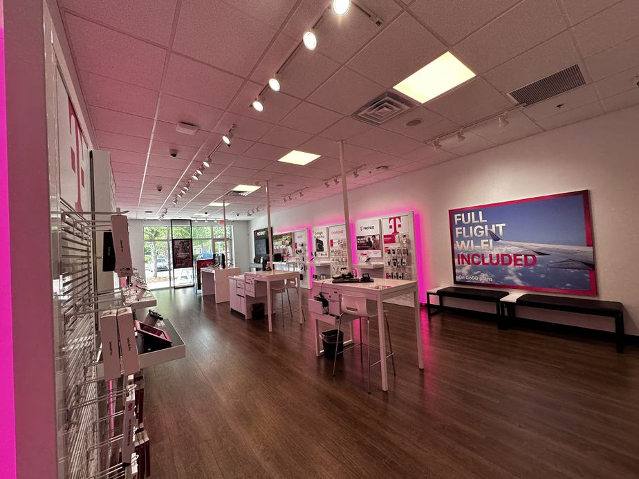 Interior photo of T-Mobile Store at Newberry & 140th, Newberry, FL