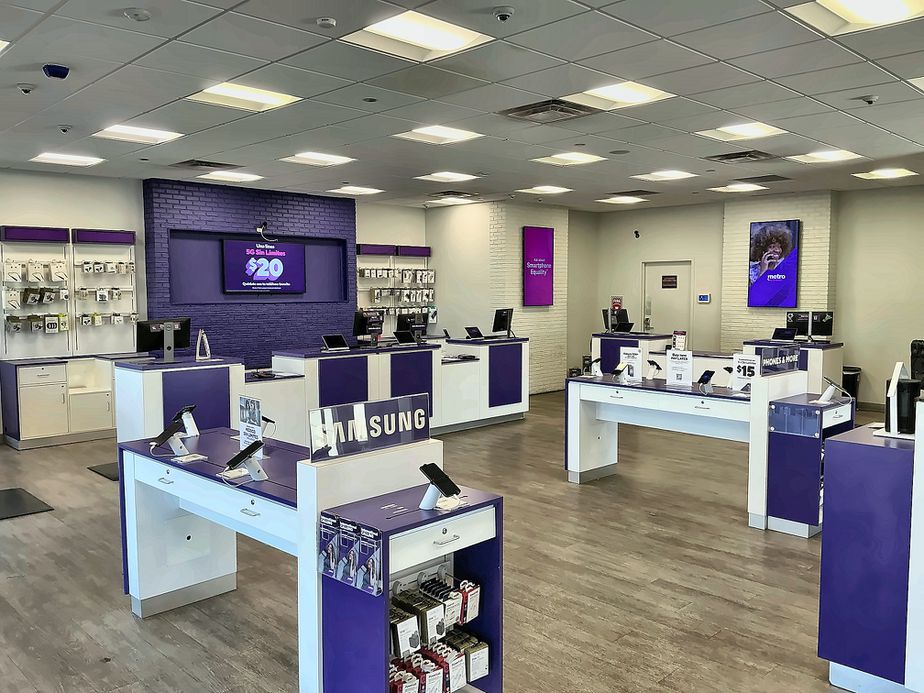 Metro by T-Mobile 1255 W Main Street - 1255 W Main Street 