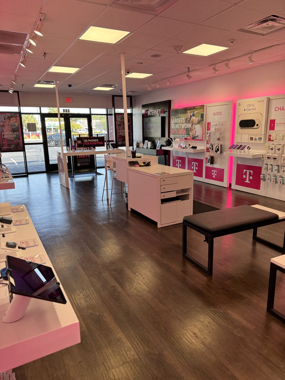  Interior photo of T-Mobile Store at Retreat Village, St. Simons Island, GA 