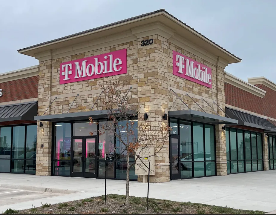  Exterior photo of T-Mobile Store at NW Pkwy & Speer St, Azle, TX 