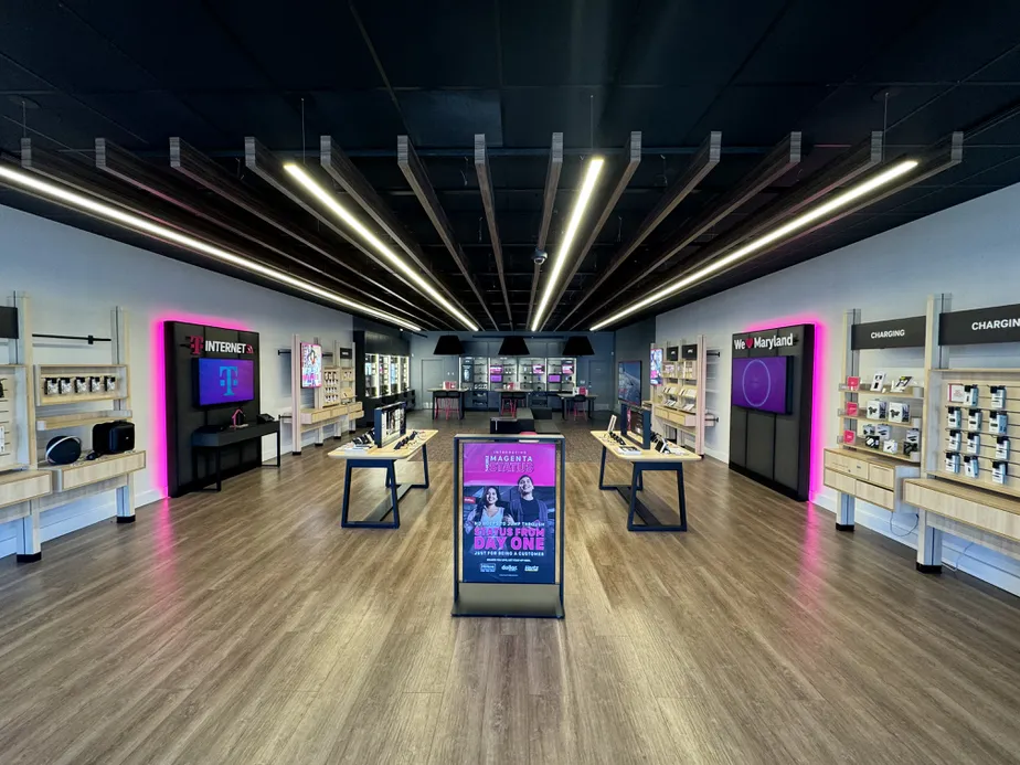  Interior photo of T-Mobile Store at Federal Plaza, Rockville, MD 