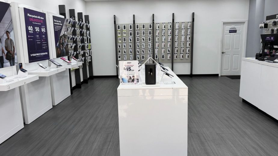 Metro by T-Mobile 1637 St Nicholas Ave - 1637 St Nicholas Ave 