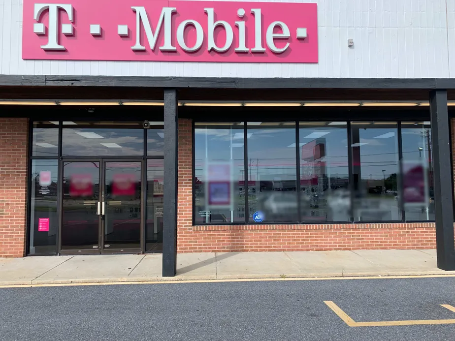 Exterior photo of T-Mobile store at Dupont Blvd & 1st St, Millsboro, DE