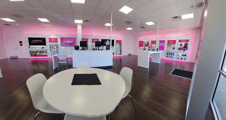 Interior photo of T-Mobile Store at Vann Dr & Stonebridge Blvd, Jackson, TN