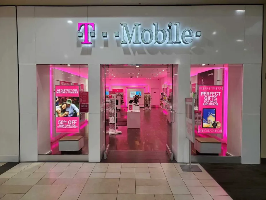 Exterior photo of T-Mobile store at Paddock Mall 4, Ocala, FL