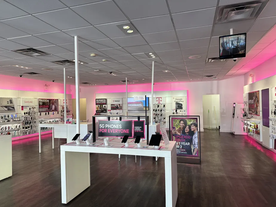  Interior photo of T-Mobile Store at Fulton & Nostrand, Brooklyn, NY 