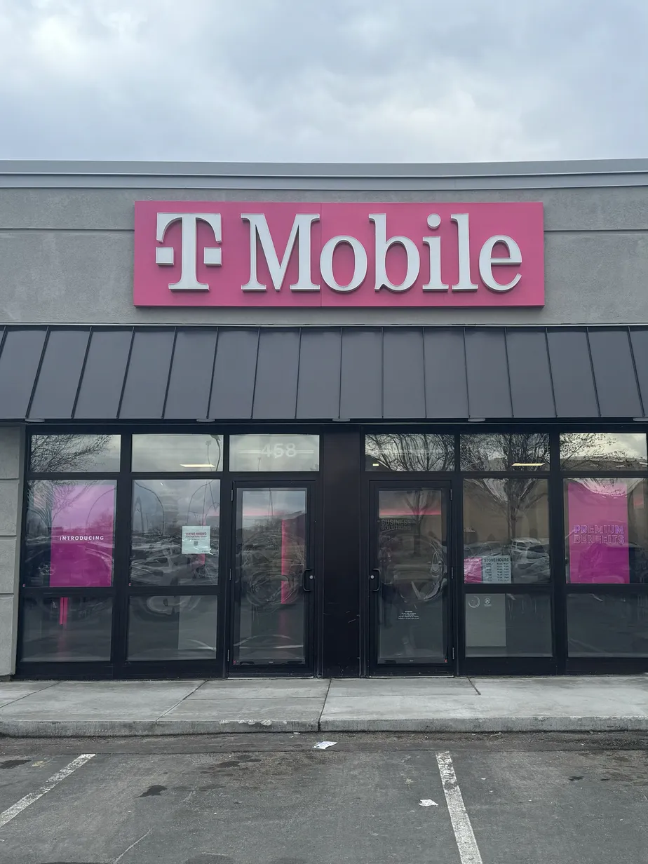  Exterior photo of T-Mobile Store at Raintree Rd & Adams St, Mankato, MN 