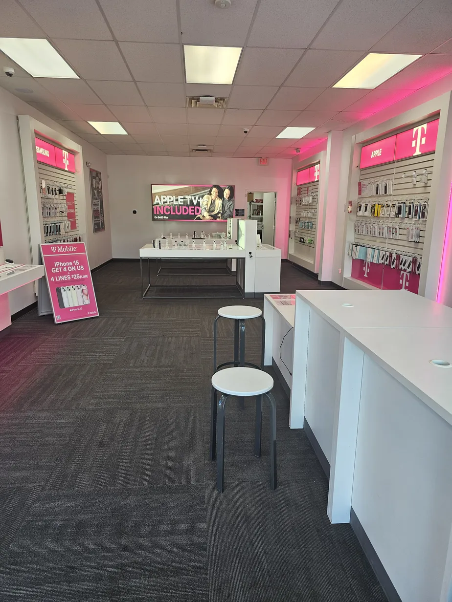  Interior photo of T-Mobile Store at Norgate, Indianapolis, IN 