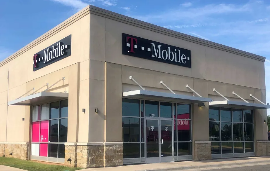 Exterior photo of T-Mobile store at Sw 44th & Western, Oklahoma City, OK