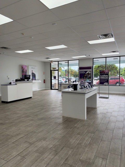 Metro by T-Mobile 2435 10Th Ave N - 2435 10Th Ave N 