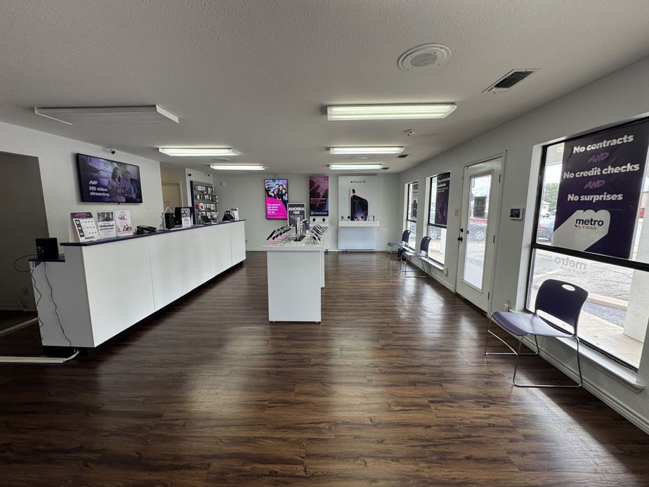 Metro by T-Mobile 2802 Sherwood Way - 2802 Sherwood Way
