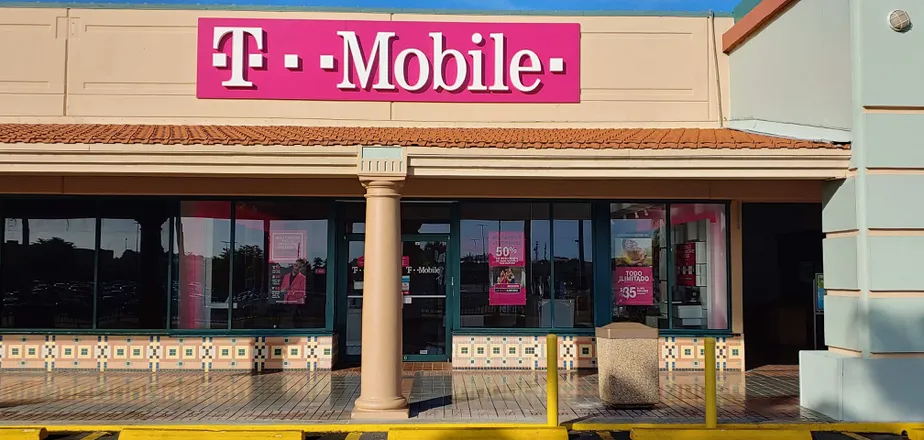 Exterior photo of T-Mobile store at Plaza Isabela, Isabela, PR
