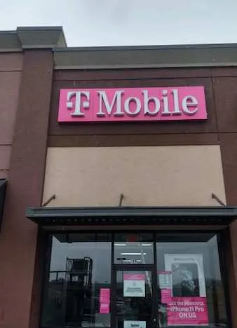 Exterior photo of T-Mobile store at Hudson Dr & W E St, Elizabethton, TN