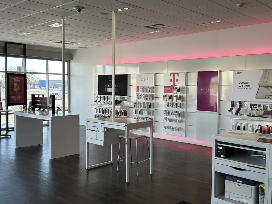  Interior photo of T-Mobile Store at Lafayette Rd & I-65, Indianapolis, IN 