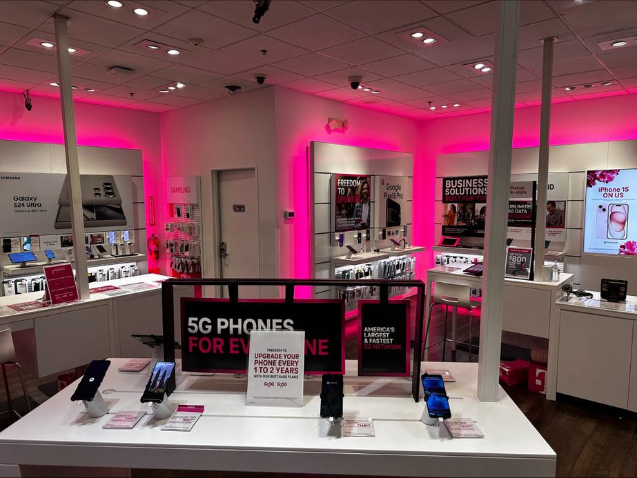 Interior photo of T-Mobile Store at Cumberland Mall, Atlanta, GA