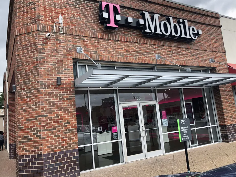 Exterior photo of T-Mobile store at Hwy 75 & Knox, Dallas, TX