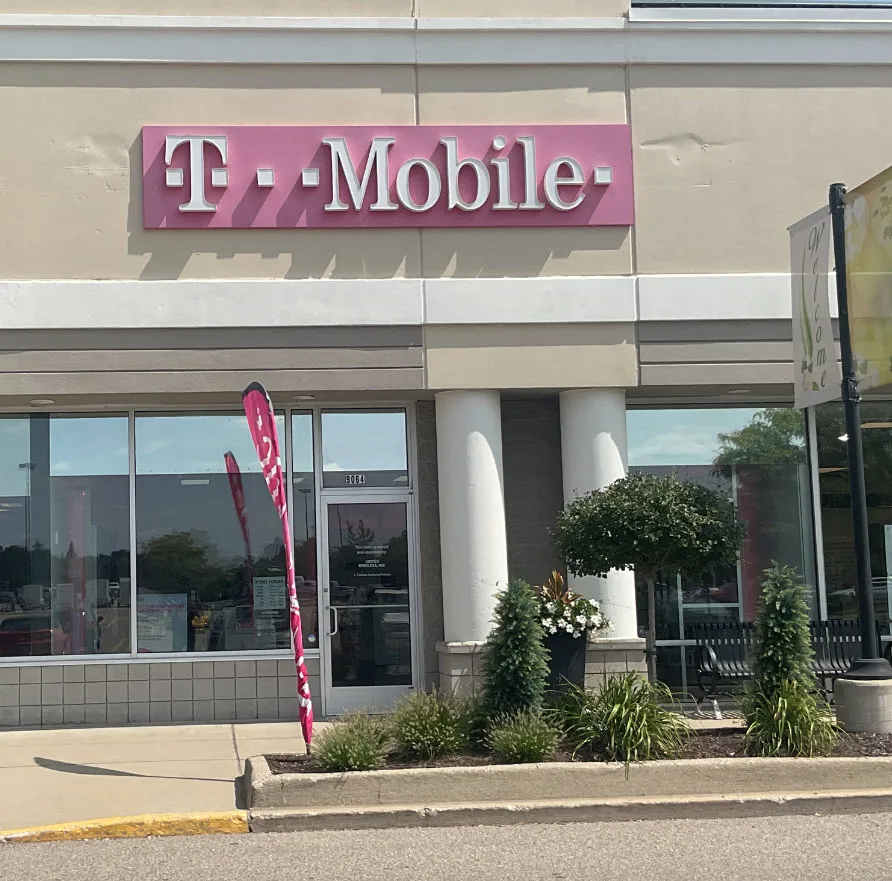  Exterior photo of T-Mobile Store at Highland Rd & Fisk, White Lake, MI 