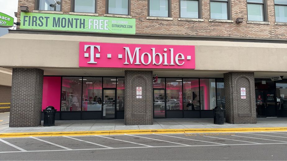 Exterior photo of T-Mobile Store at Ashland Ave & Milwaukee Ave, Chicago, IL