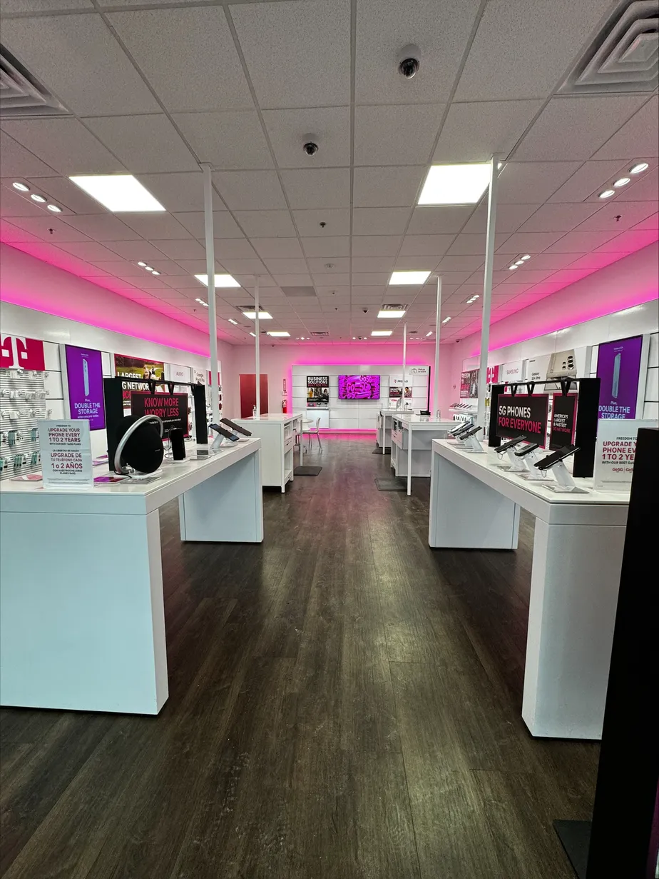 Interior photo of T-Mobile Store at Dolson Ave, Middletown, NY 
