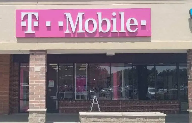 Exterior photo of T-Mobile store at State St & Hemmeter Rd, Saginaw, MI