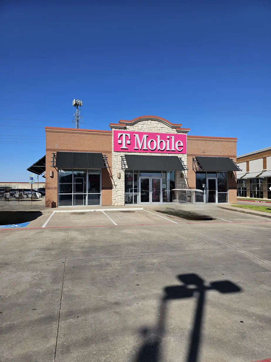  Exterior photo of T-Mobile Store at Camp Wisdom-GP, Grand Prairie, TX 