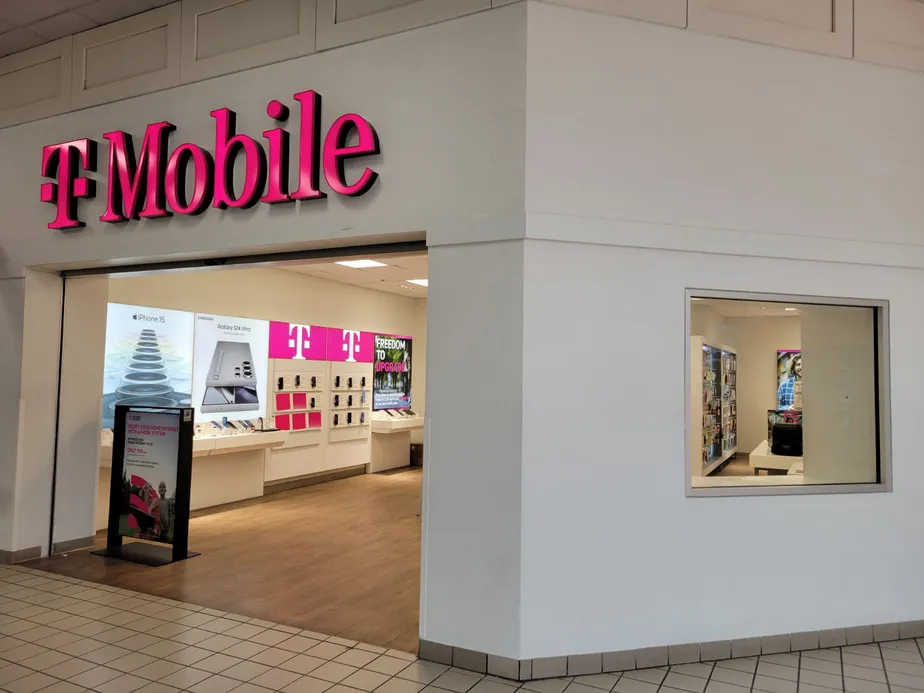  Exterior photo of T-Mobile Store at South Mall, Allentown, PA 
