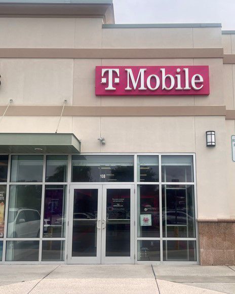 Exterior photo of T-Mobile Store at New River Center, Hardeeville, SC