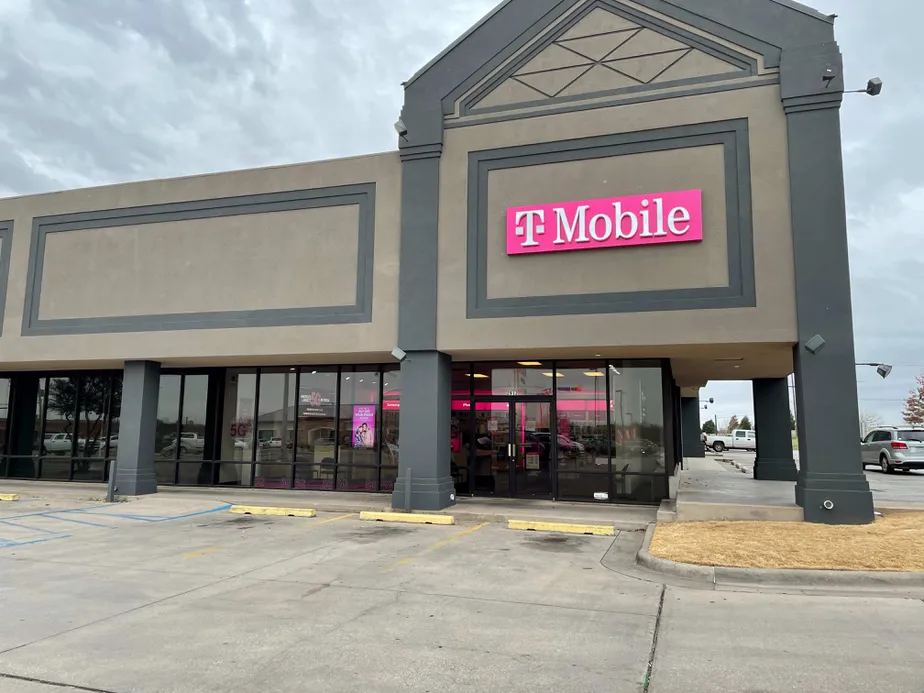 Exterior photo of T-Mobile store at Kemp Blvd & Kell Blvd, Wichita Falls, TX