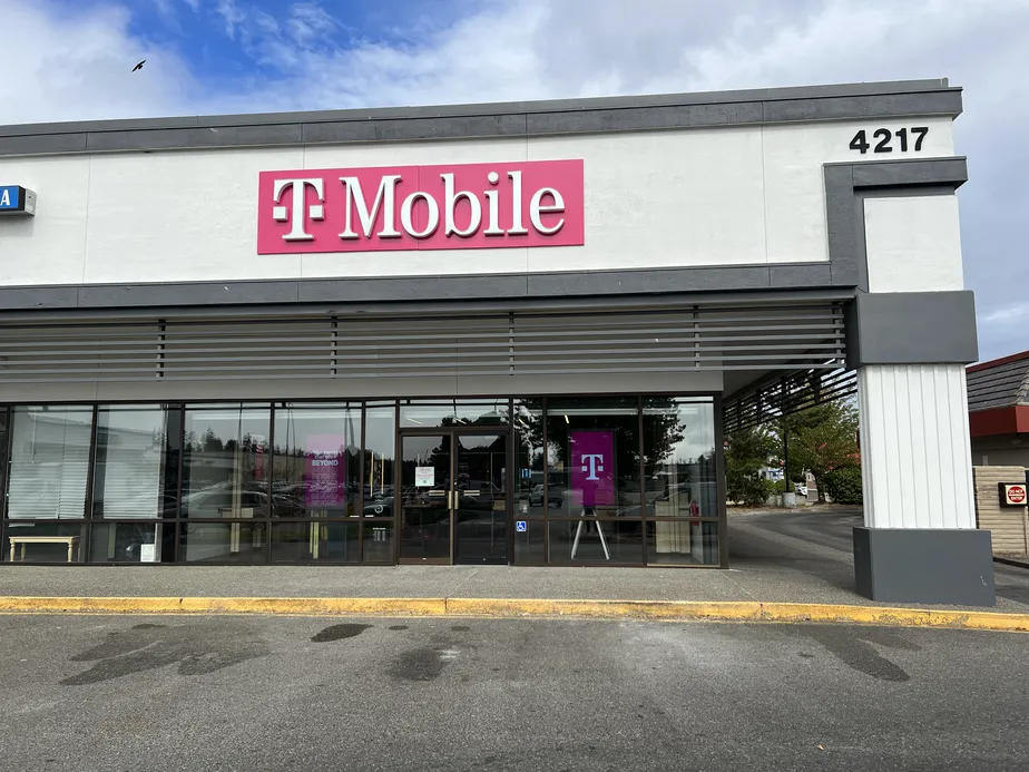 Exterior photo of T-Mobile Store at Wheaton Way & Ne Riddell Rd, Bremerton, WA