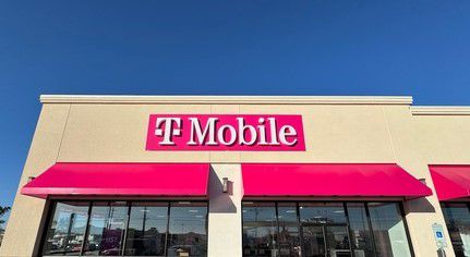 Exterior photo of T-Mobile Store at 71st & Memorial, Tulsa, OK