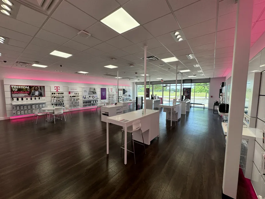  Interior photo of T-Mobile Store at Hillside Dr & E Lansing St, Broken Arrow, OK 