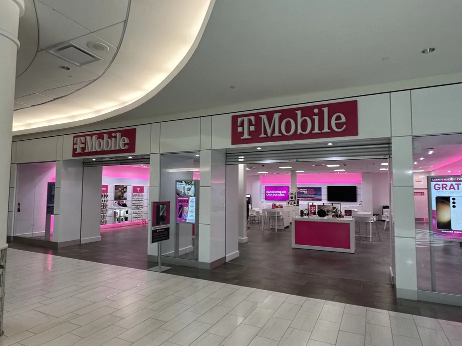  Exterior photo of T-Mobile Store at Plaza Del Caribe, Ponce, PR 