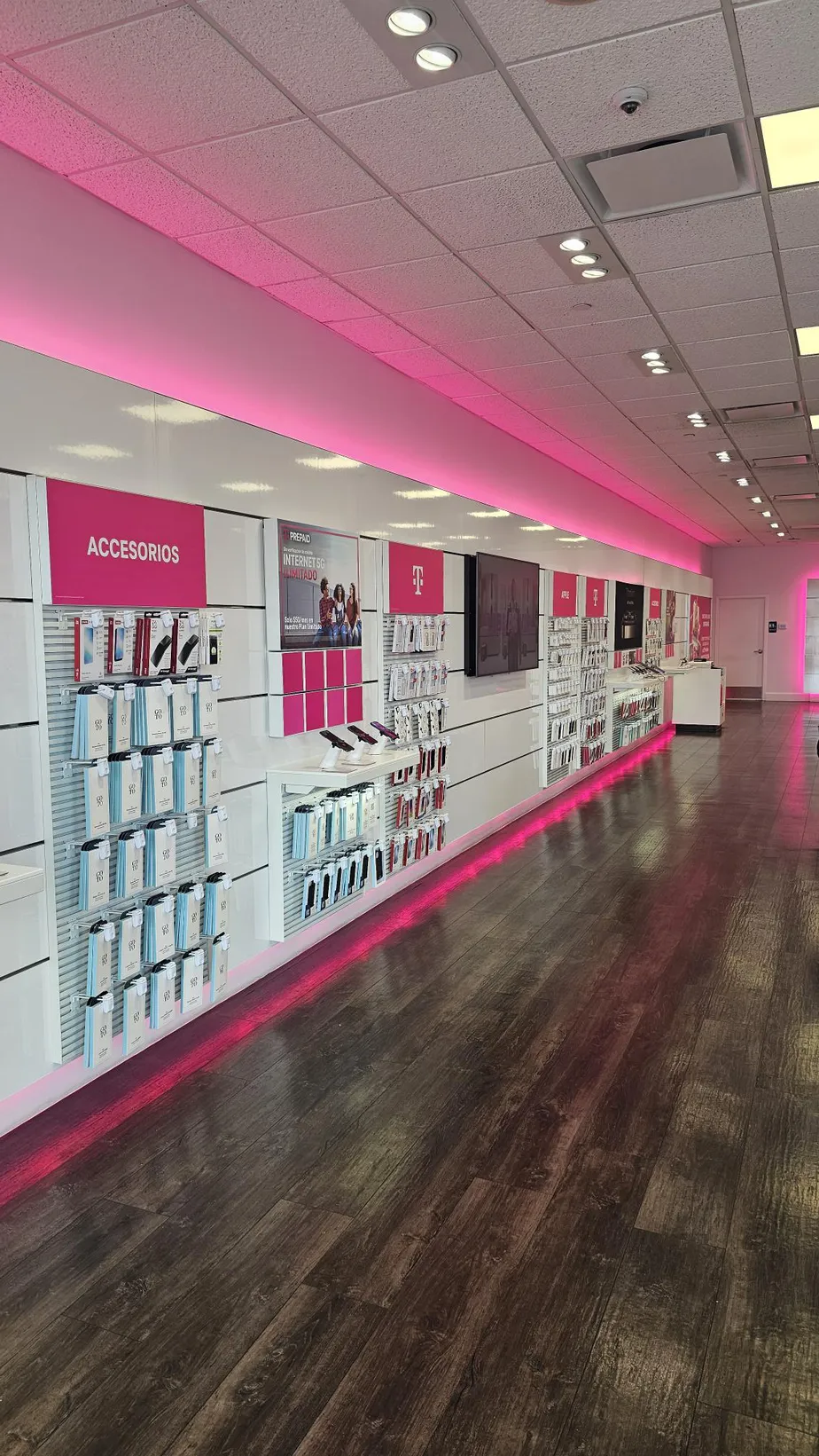  Interior photo of T-Mobile Store at Plaza Las Vegas, Vega Baja, PR 