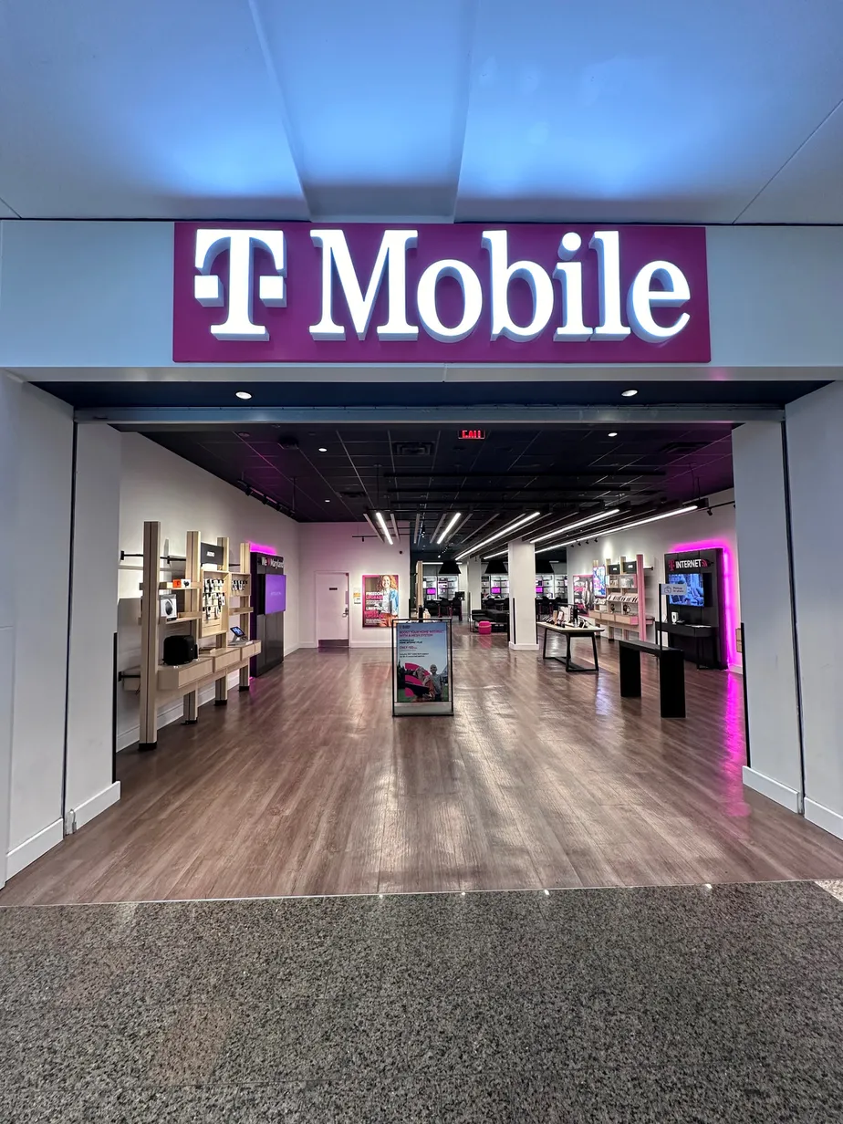  Exterior photo of T-Mobile Store at Westfield Wheaton, Wheaton, MD 