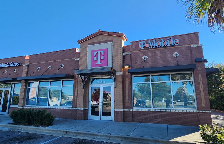 Exterior photo of T-Mobile Store at SH 181 & Dimitrios, Daphne, AL
