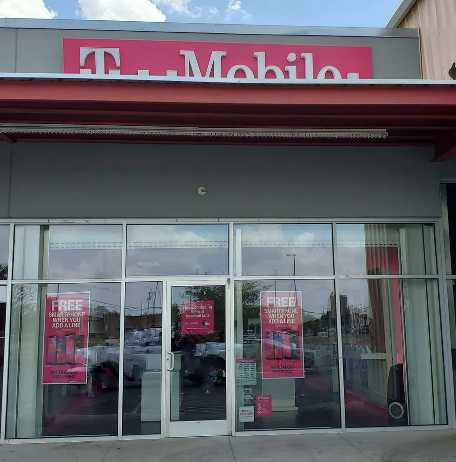 Exterior photo of T-Mobile store at E Edinburg Ave & Zavala St, Elsa, TX