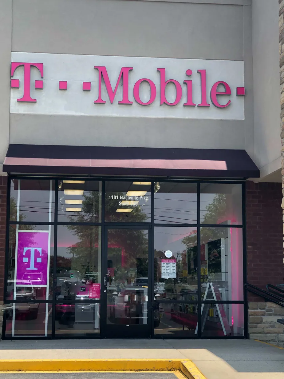 Exterior photo of T-Mobile store at Nashville Pk & Harris Dr, Gallatin, TN
