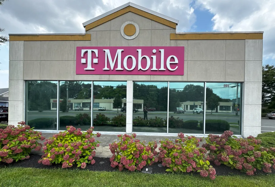  Exterior photo of T-Mobile Store at Mt Pleasant St & Kings Hwy, New Bedford, MA 