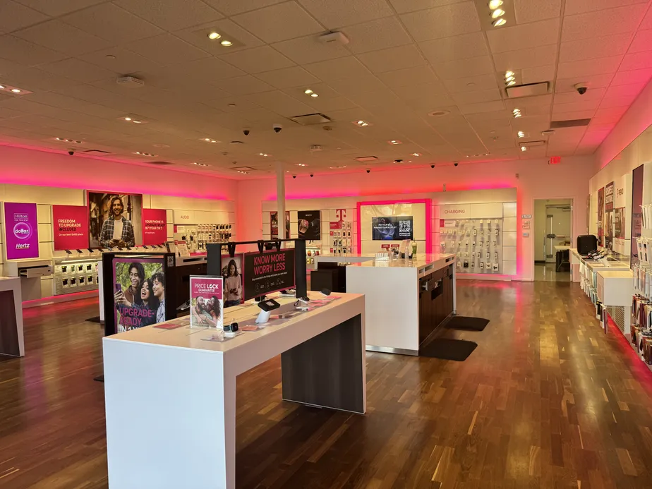  Interior photo of T-Mobile Store at Lake Pleasant & Happy Valley, Peoria, AZ 